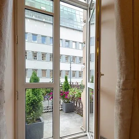 Apartment Independence Square *